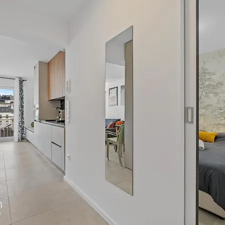 Cozy Flat In Center ! *